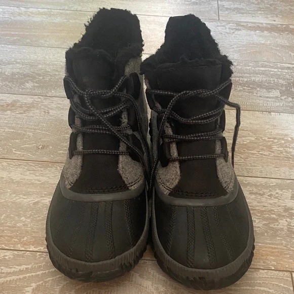 Sorel Out N About size 8.5 - Picture 3 of 6